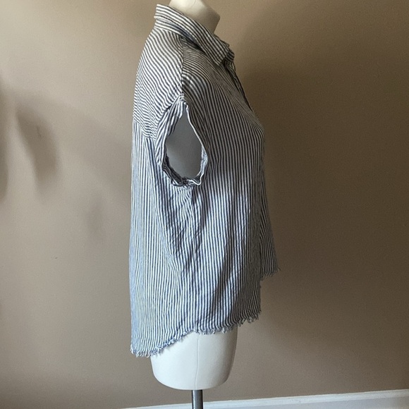 Altar’d Blue Striped Linen Blend Short Sleeve Raw Hem Button Down Blouse Size XS - Picture 4 of 6